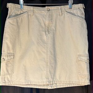 North Face A5 series mini skirt-4 flap-close & 2 hip pockets, cinch-able waist